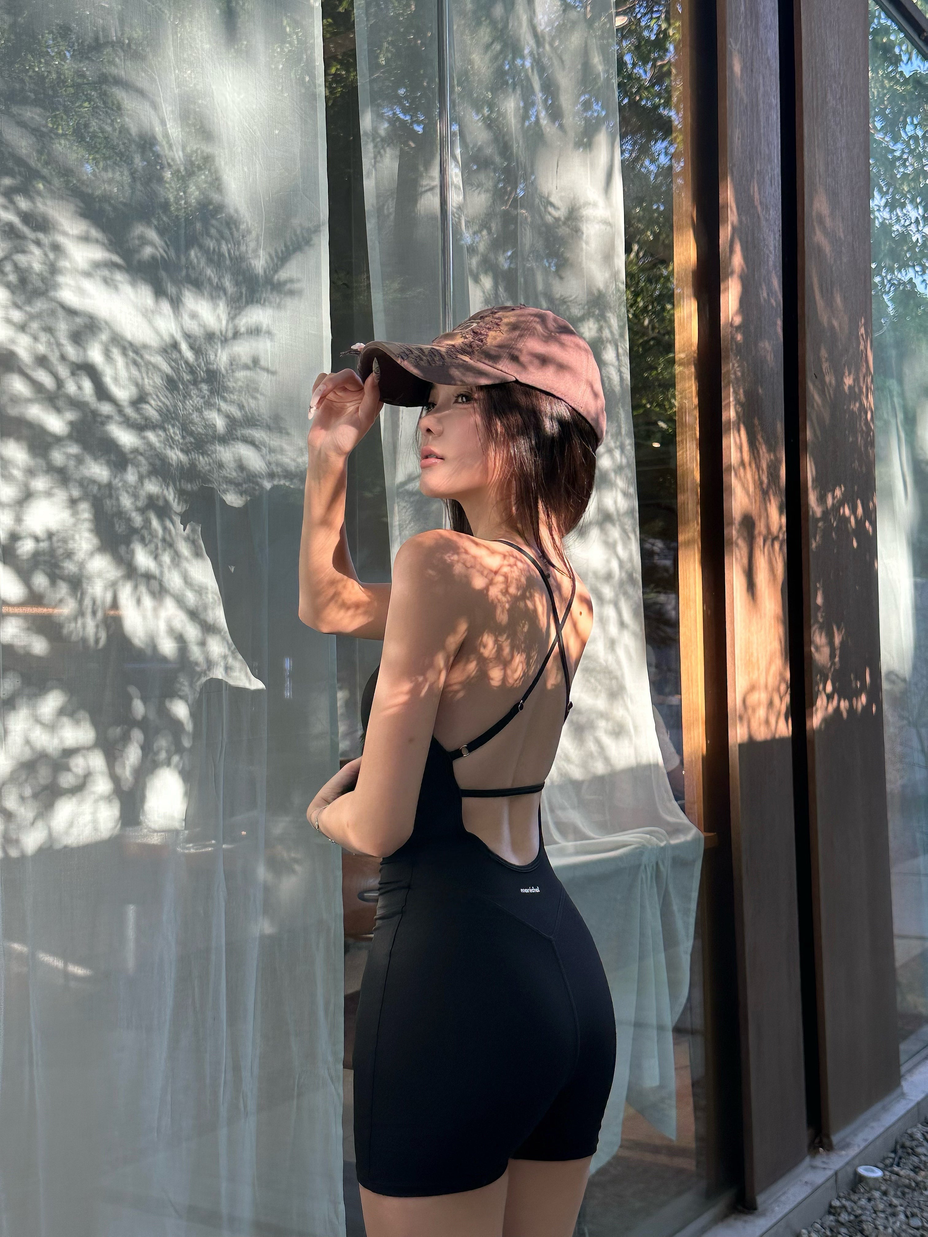 Baju liền thân silang belakang Maréchal
