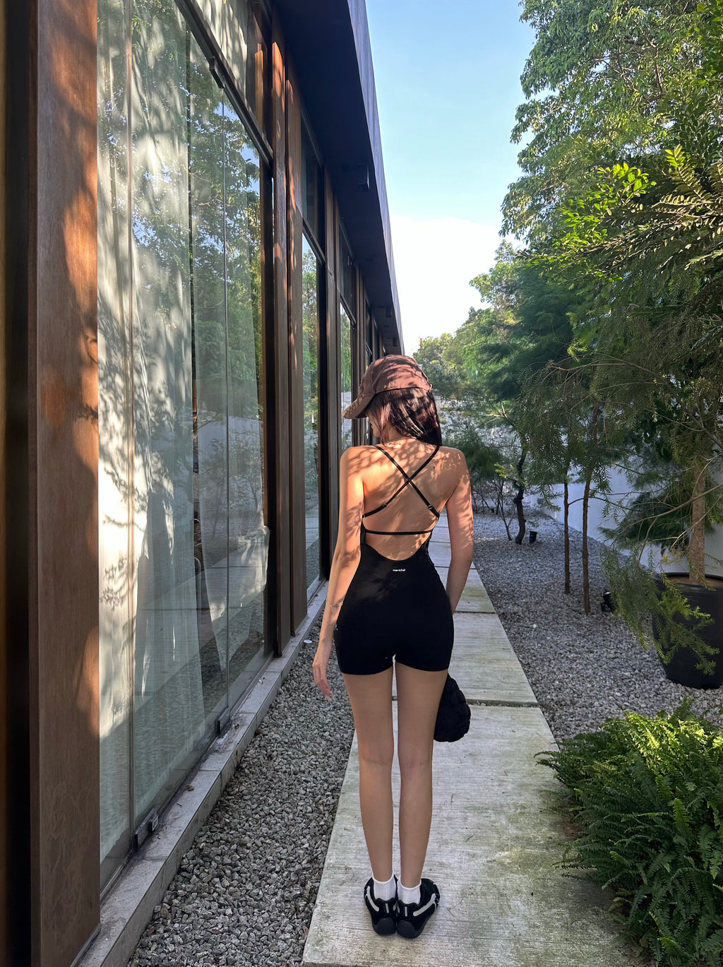 Baju liền thân silang belakang Maréchal